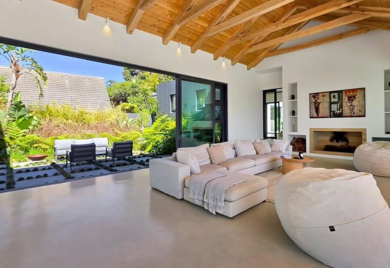 4 Bedroom Property for Sale in Zwaanswyk Western Cape